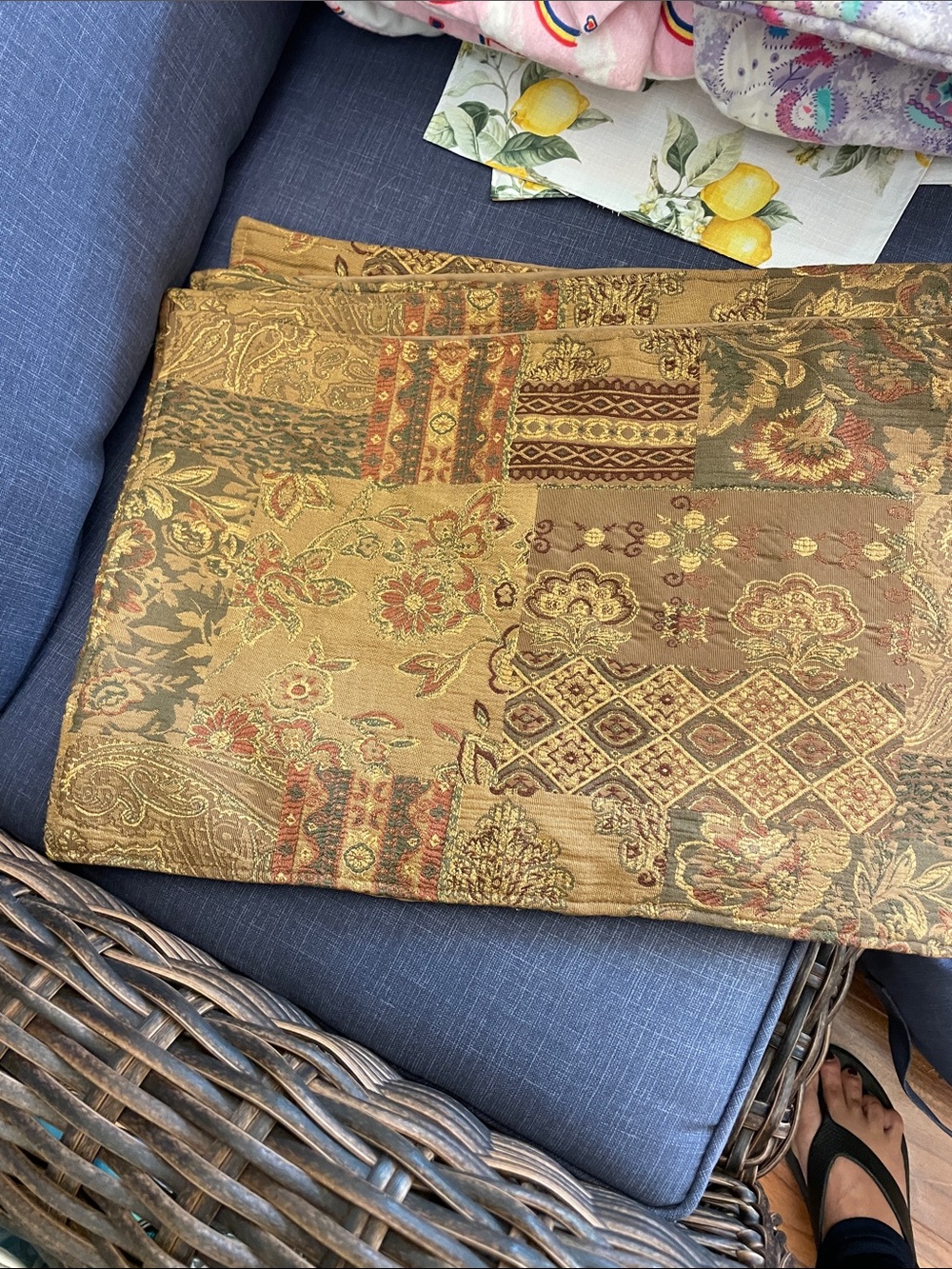 5 Decorative Patchwork Damask placemats- Gold